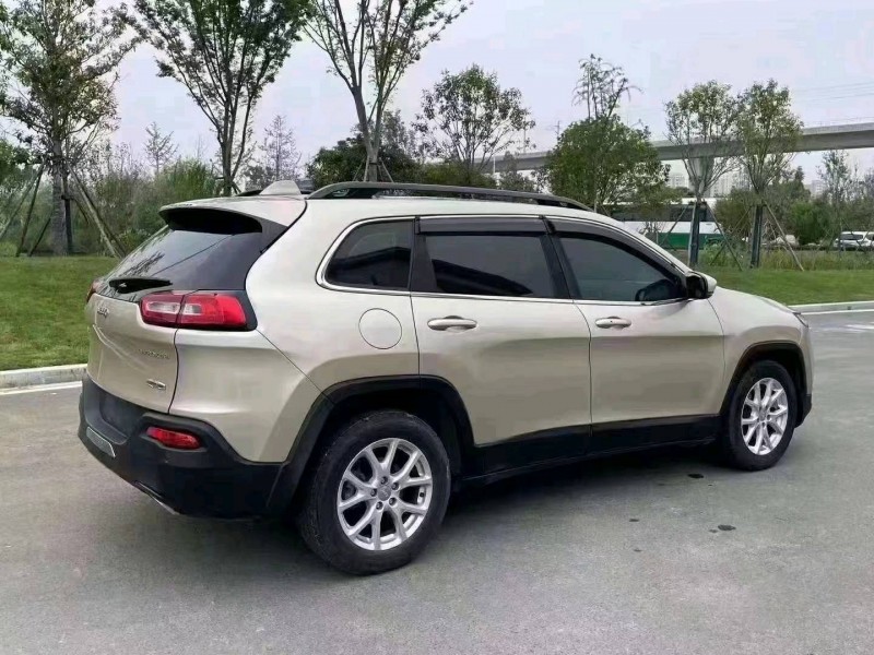 台州16年Jeep自由光6