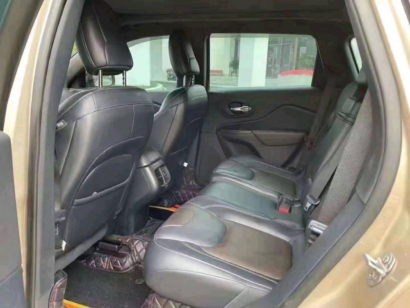 台州16年Jeep自由光7