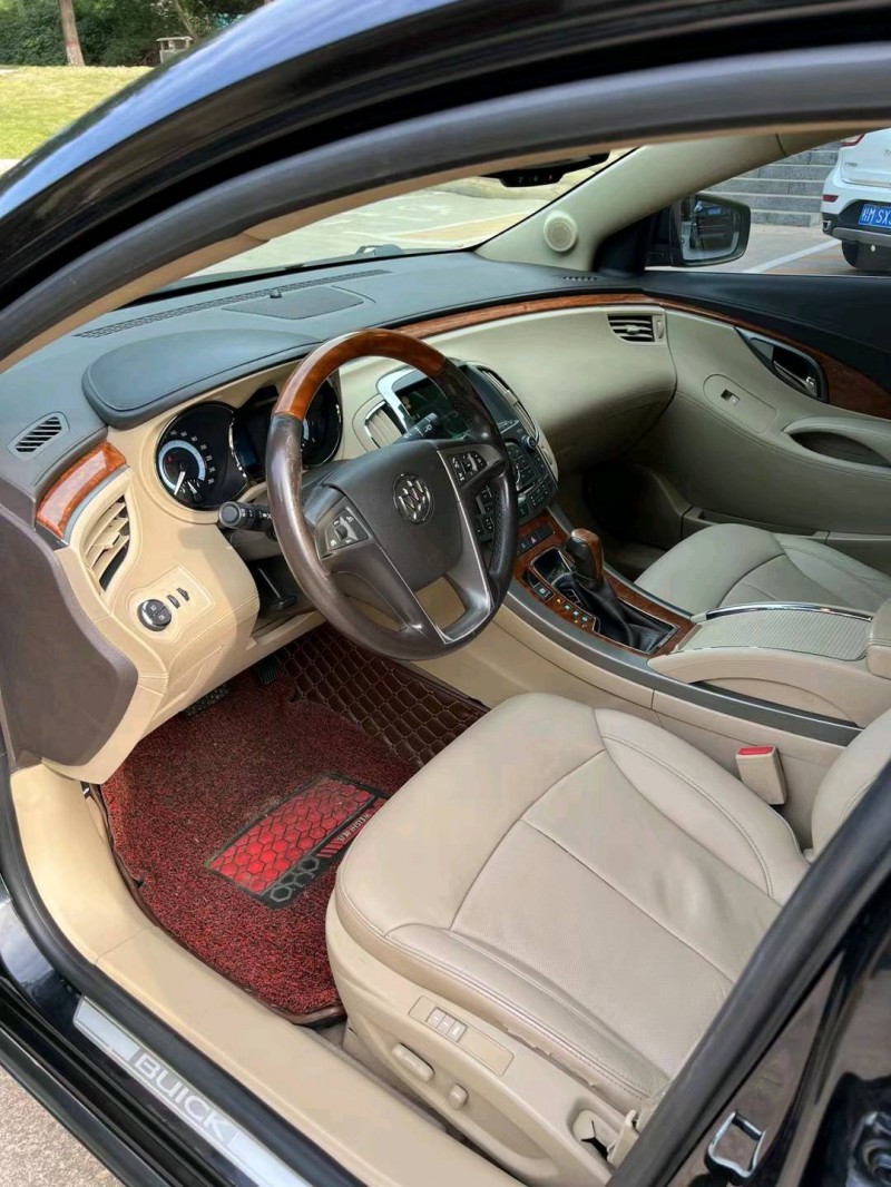 邢台13年别克君越4