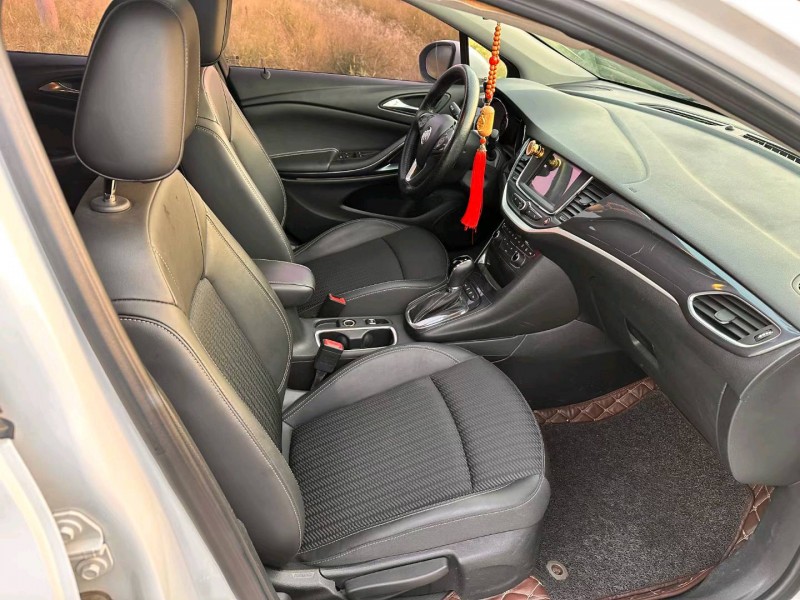 徐州17年别克威朗7