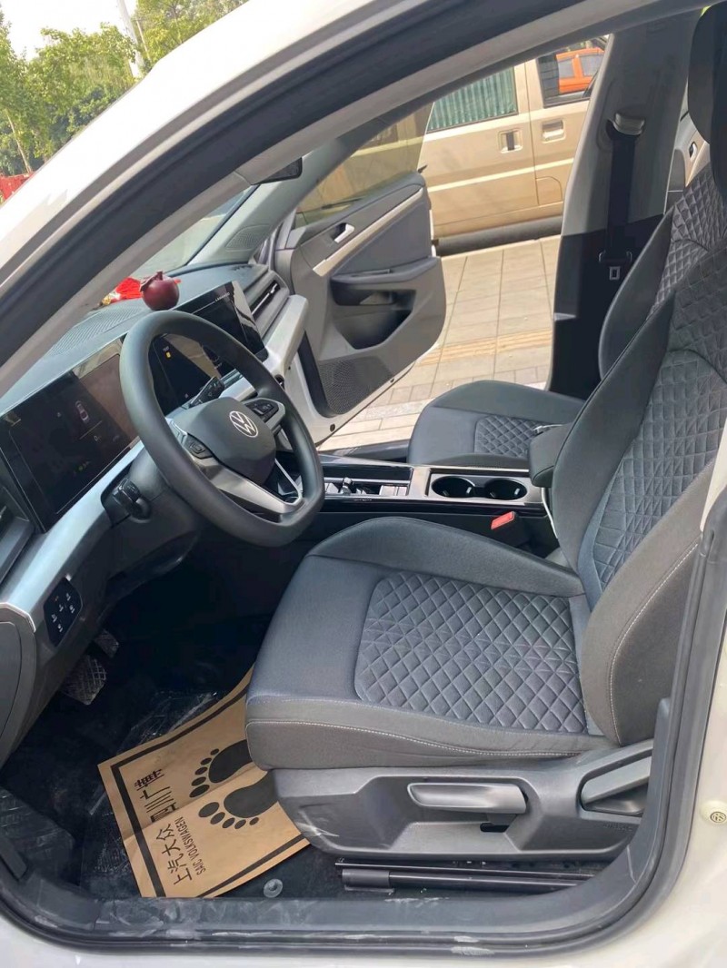 成都22年大众凌渡4