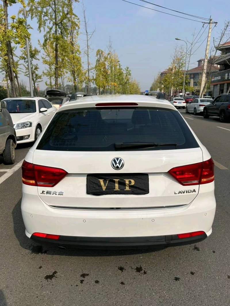 成都14年大众朗行7