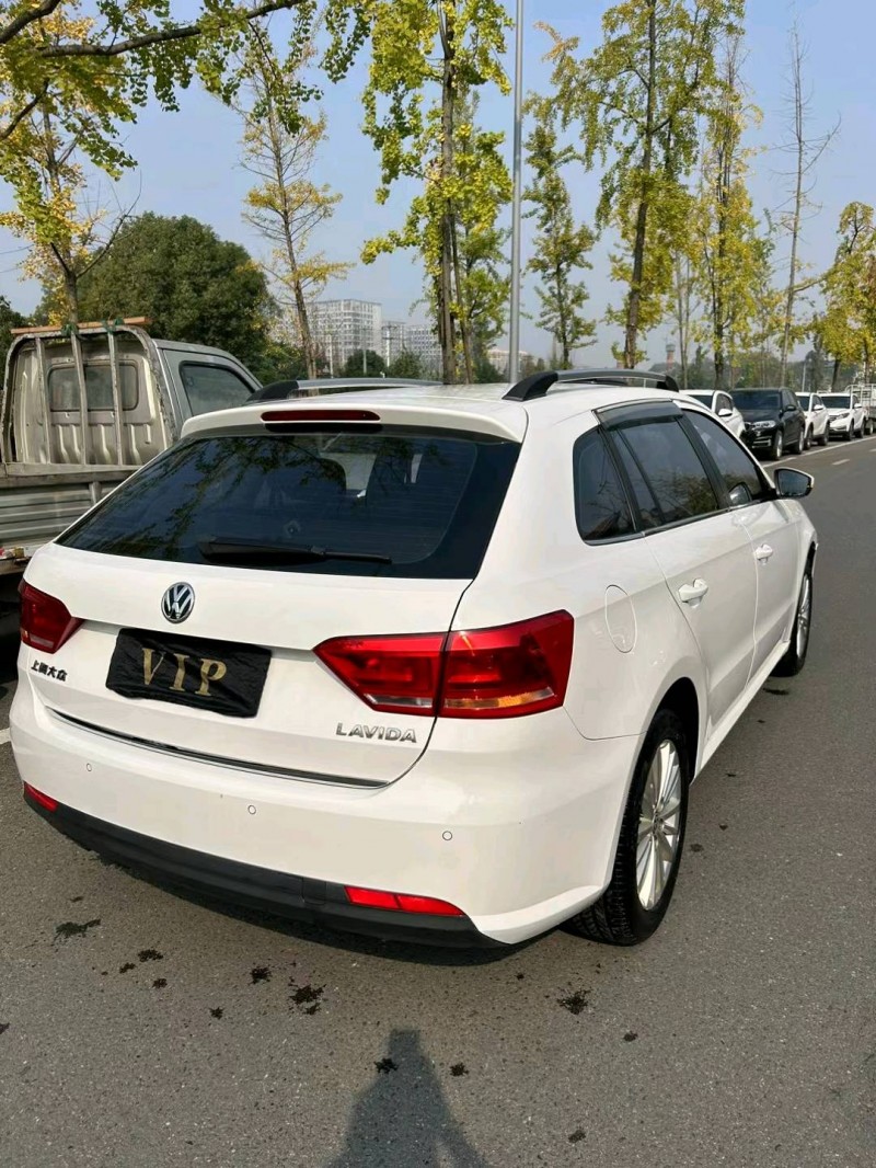 成都14年大众朗行8