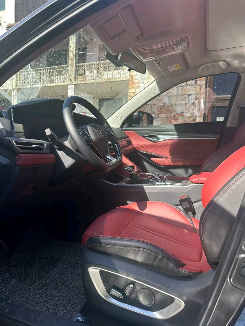 嘉兴23年长安汽车CS752