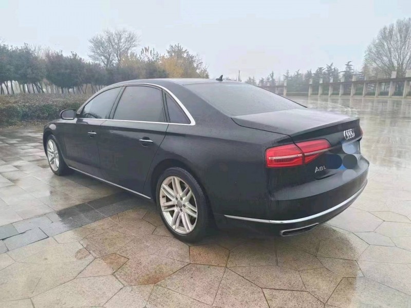 泰安16年奧迪A8L8