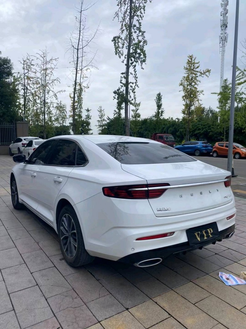 成都21年吉利星瑞7