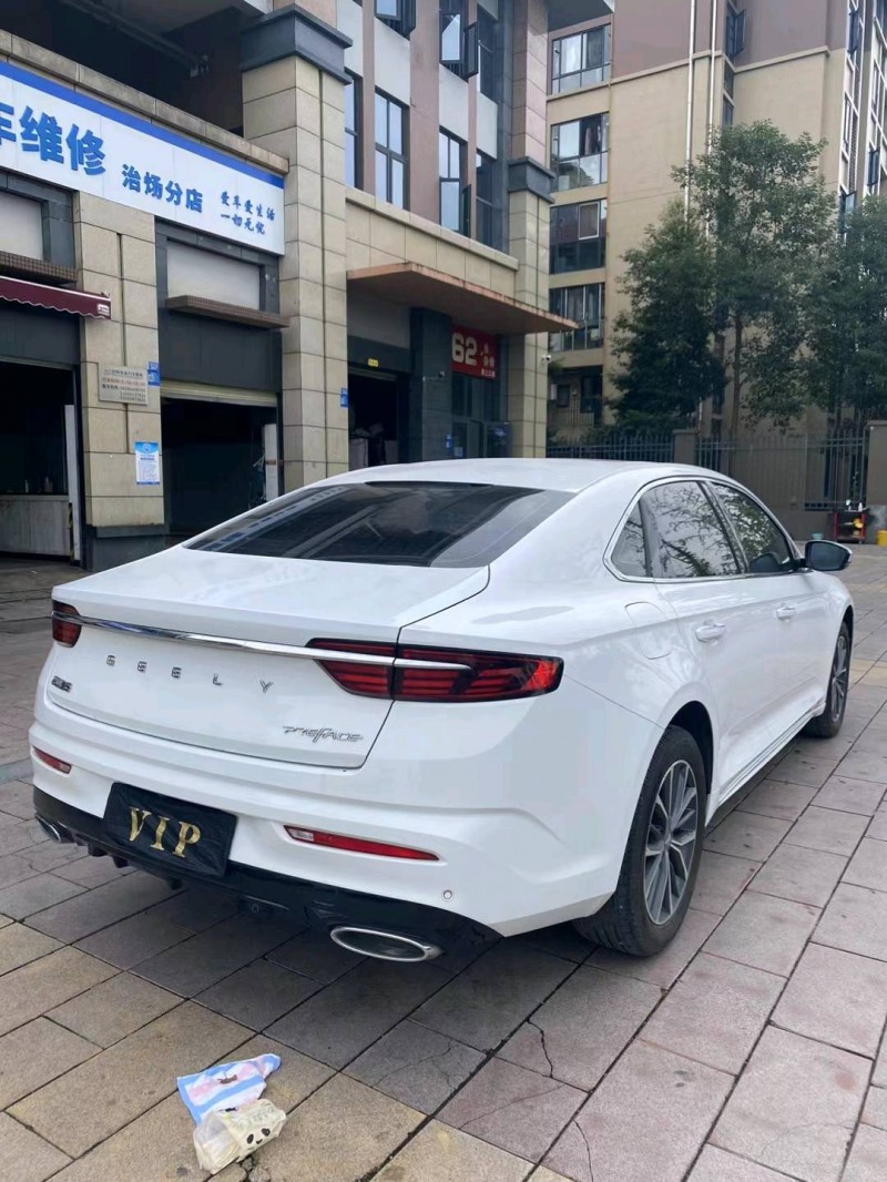 成都21年吉利星瑞8