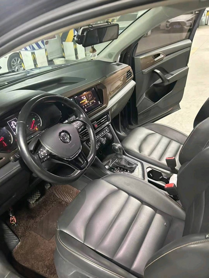 成都19年大众途岳4