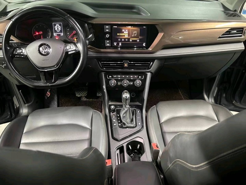 成都19年大众途岳5