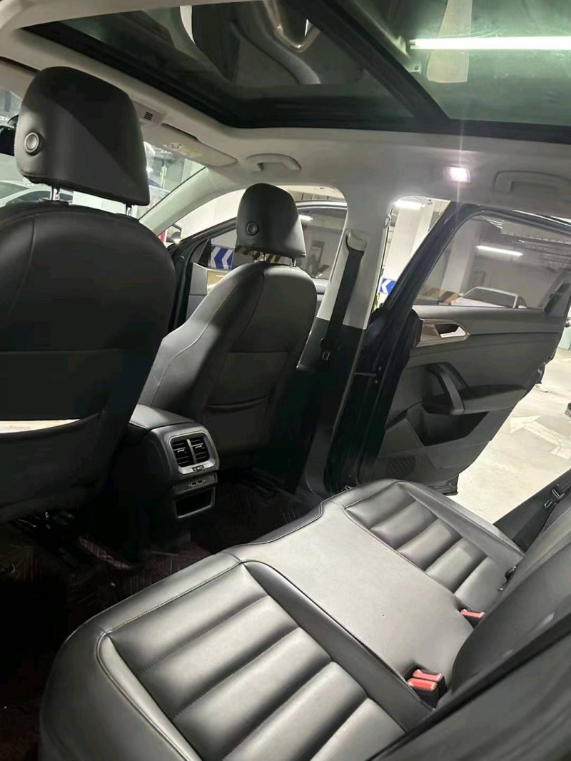 成都19年大众途岳6