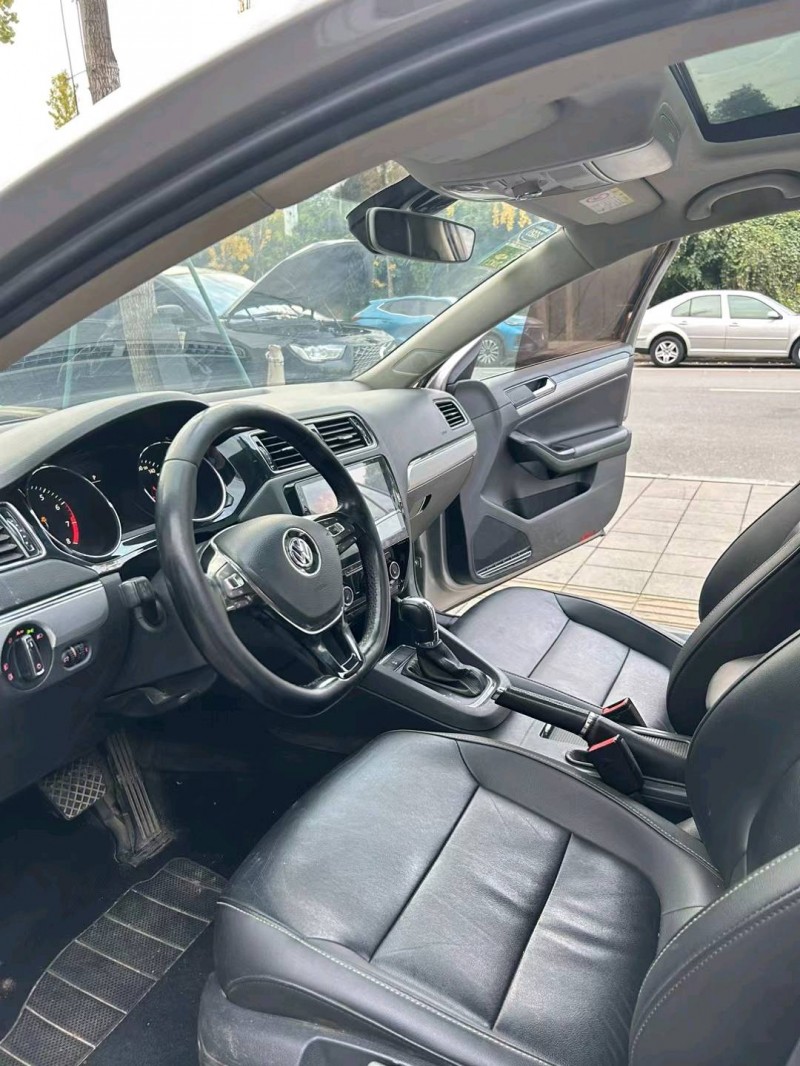 成都19年大众速腾4