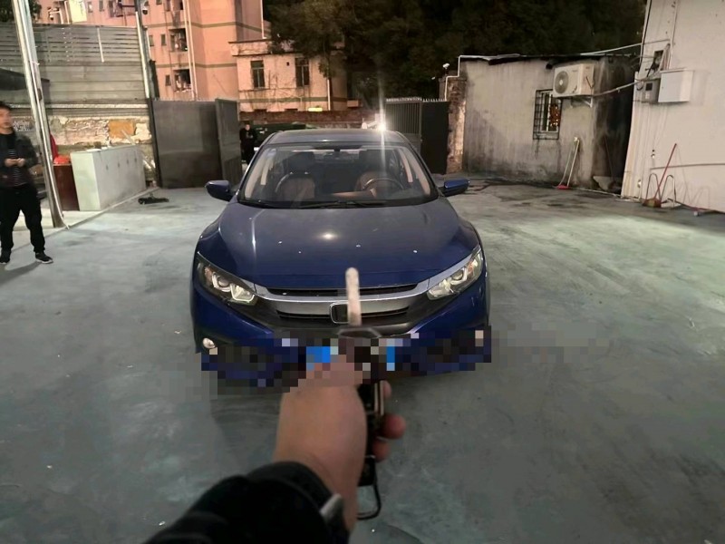 珠海17年本田思域1