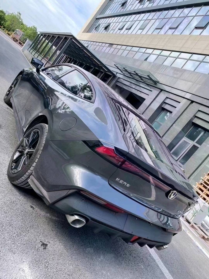 成都23年长安汽车UNI-V4