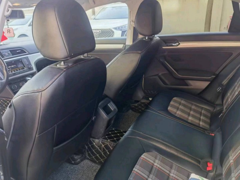 保定18年大众凌渡8