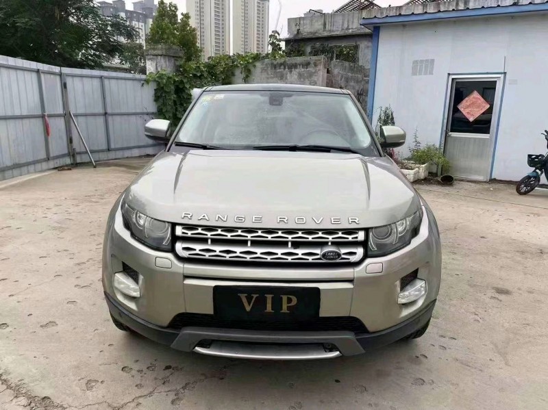 淄博13年路虎极光1