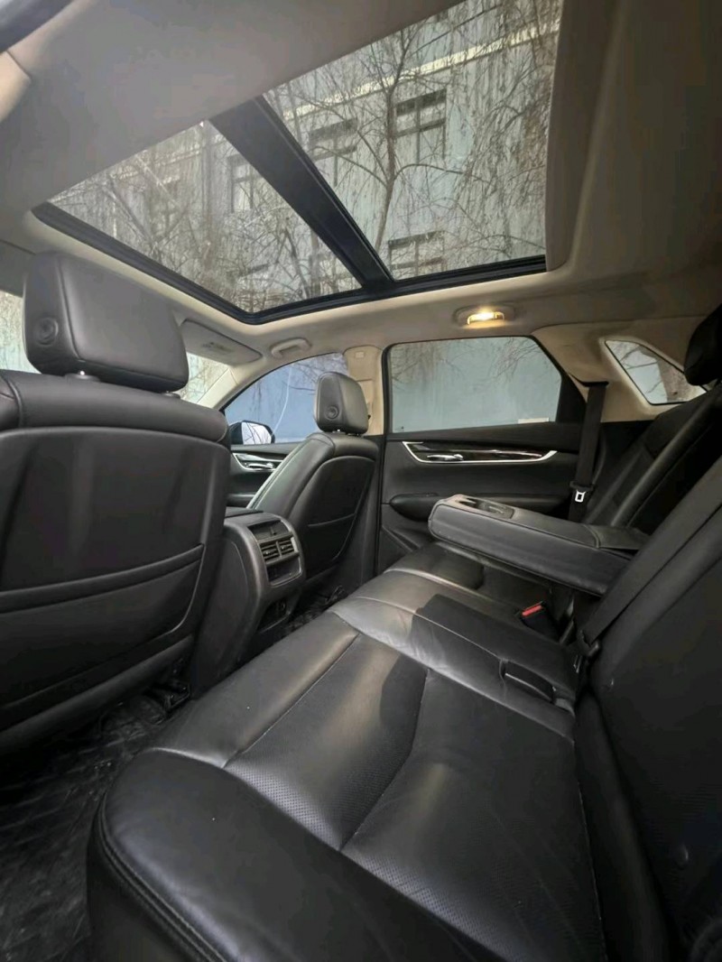 保定18年凯迪拉克XT54