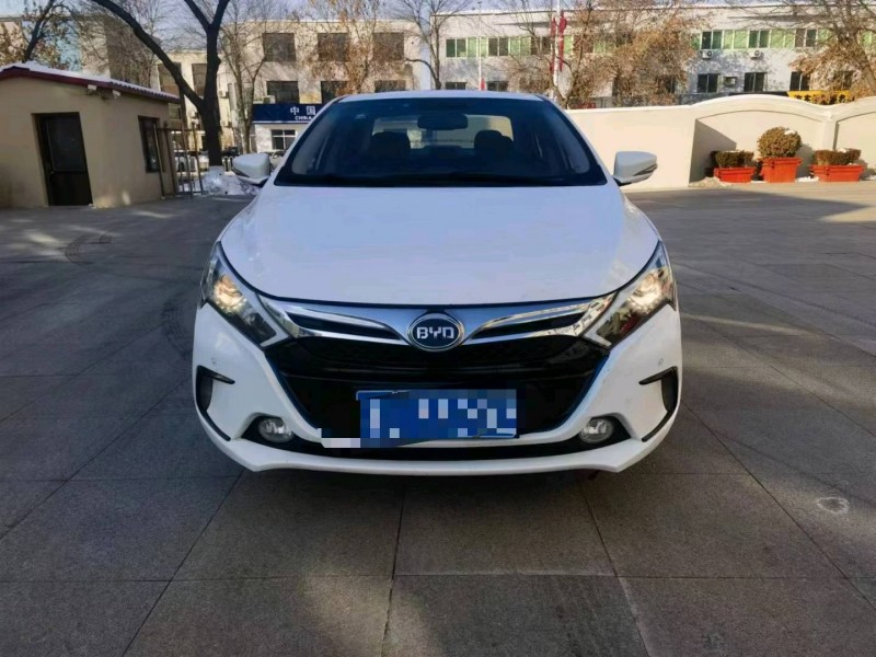 保定17年比亚迪秦1