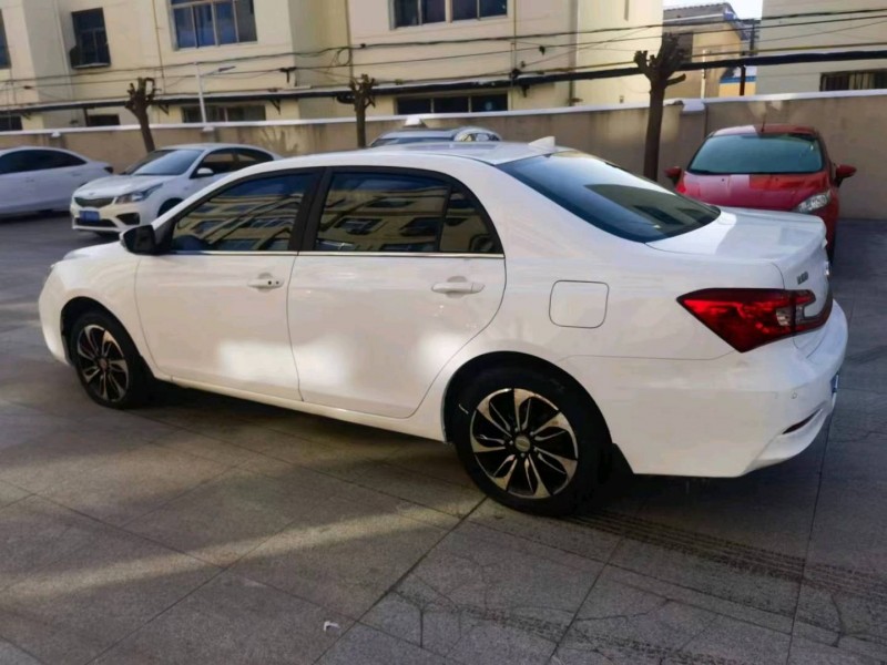 保定17年比亚迪秦5