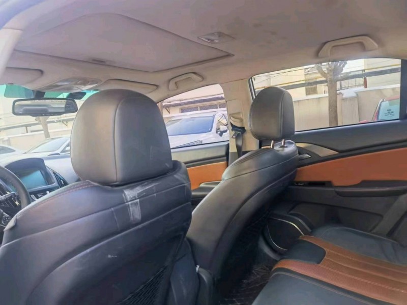 保定17年比亚迪秦8