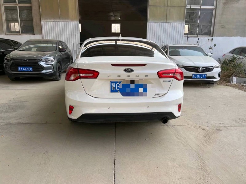 保定19年福特福克斯9