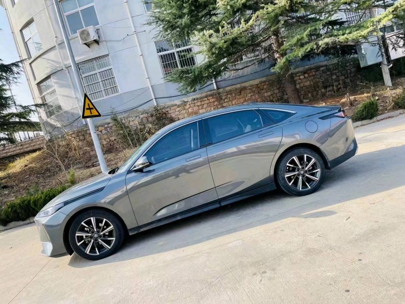 东营23年长安汽车逸达3