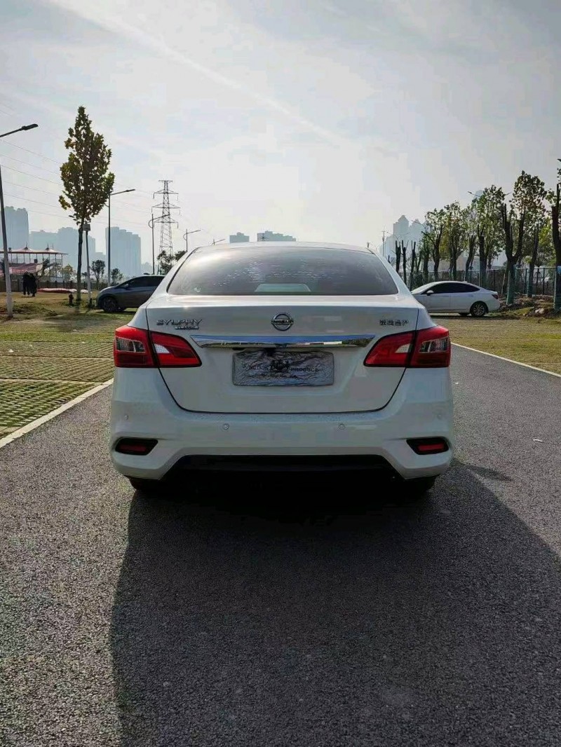 梧州21年日產軒逸8