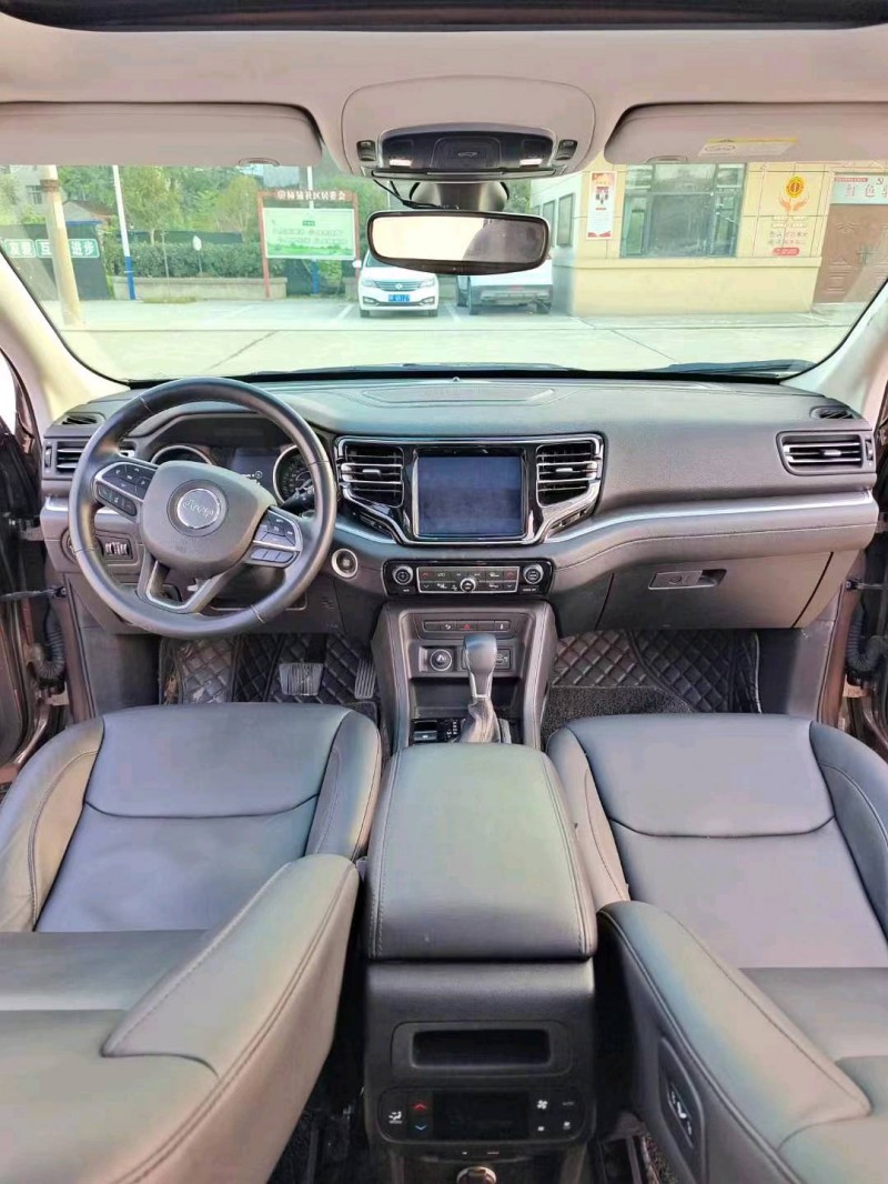 宜昌19年Jeep大切诺基8