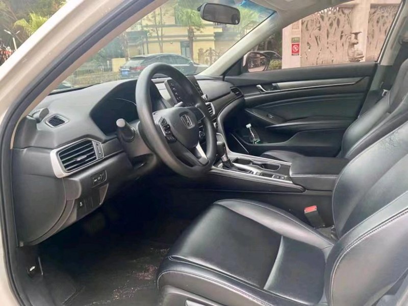 东莞19年本田雅阁5