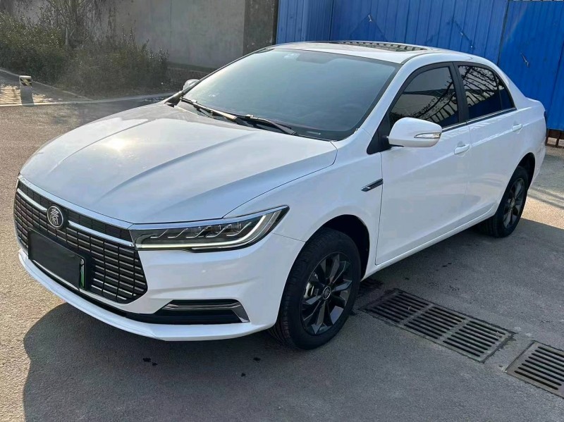 青岛23年比亚迪秦2