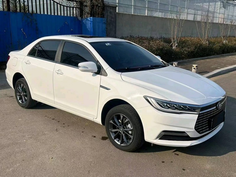 青岛23年比亚迪秦3