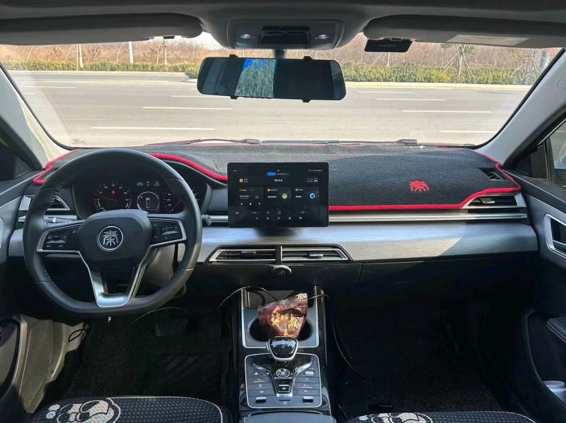 青岛23年比亚迪秦8