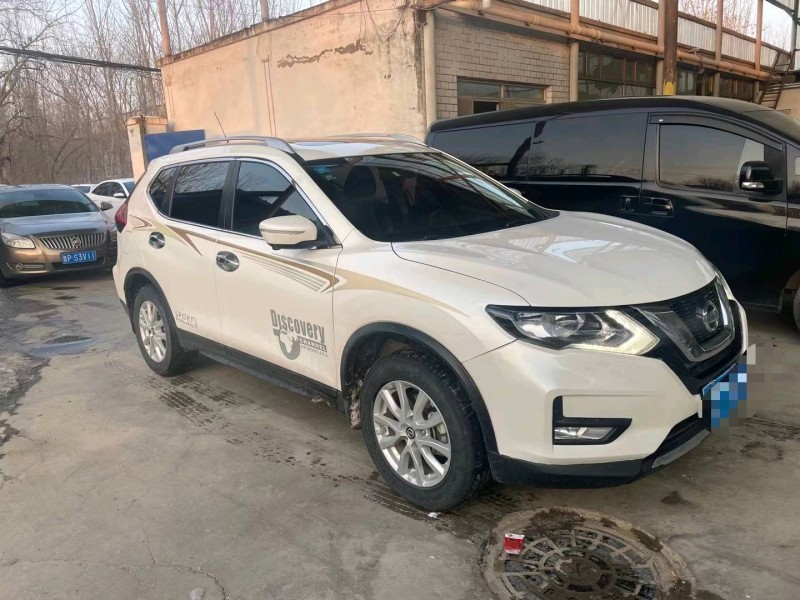 保定18年日产奇骏3