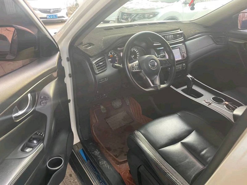 保定18年日产奇骏7