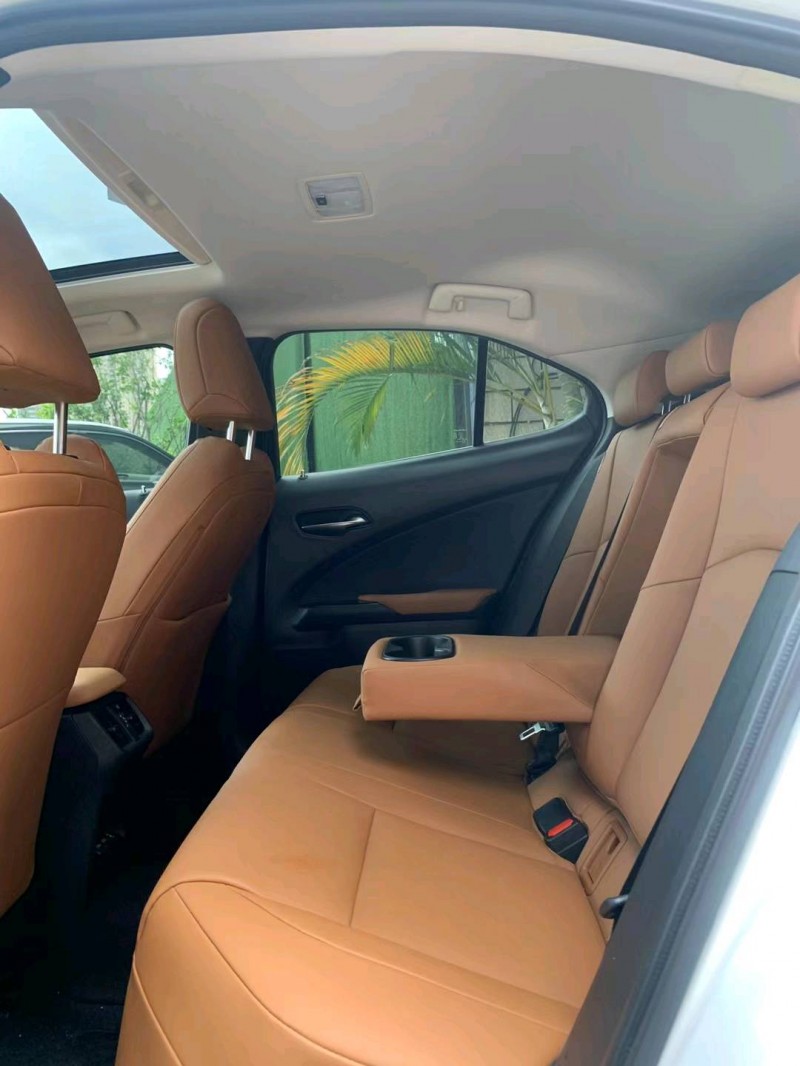 佛山21年雷克萨斯UX8