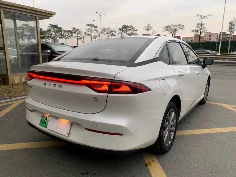 佛山23年传祺埃安S4