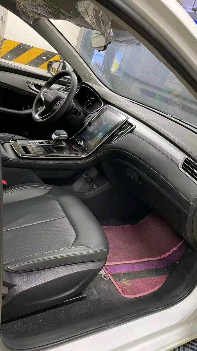 成都23年荣威i68