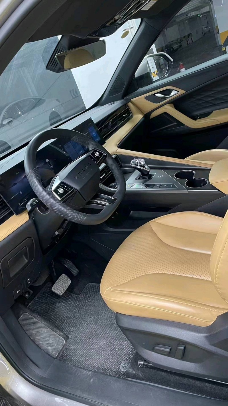 成都23年荣威RX55