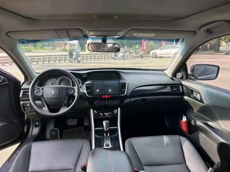 临沂17年本田雅阁5