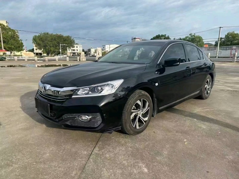 临沂17年本田雅阁6