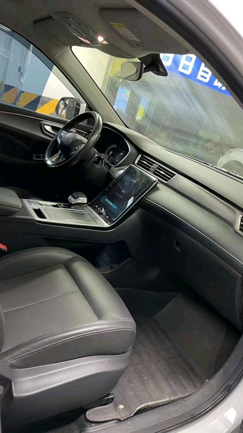 成都20年荣威RX57