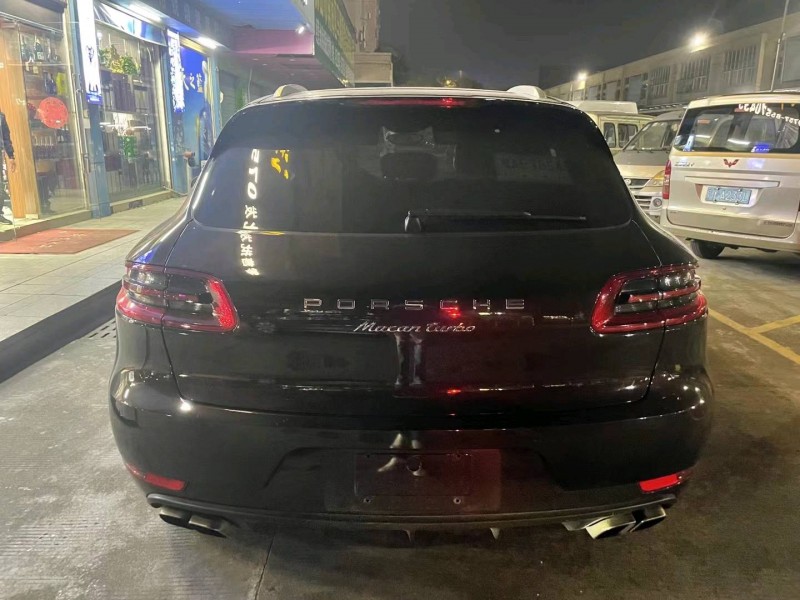 广州17年保时捷Macan2