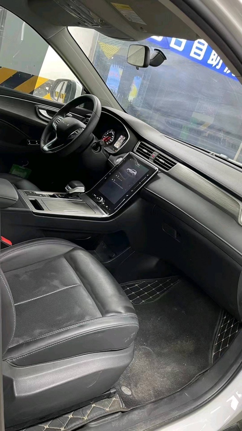 成都23年荣威RX58