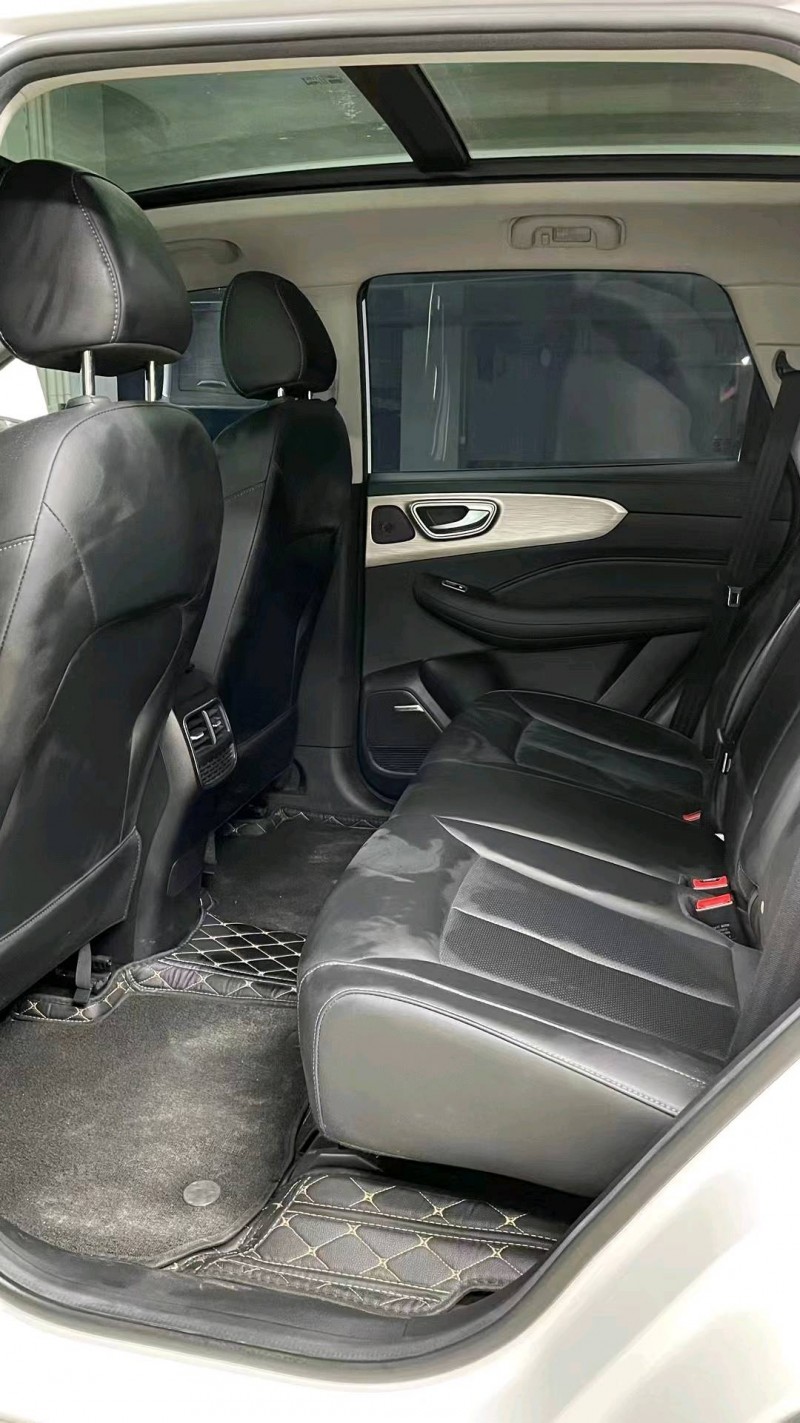 成都23年荣威RX59