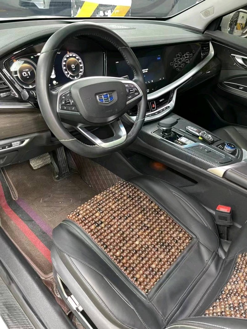 成都20年吉利博越5