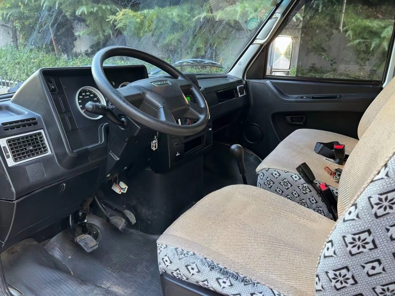 潍坊17年依维柯得意6