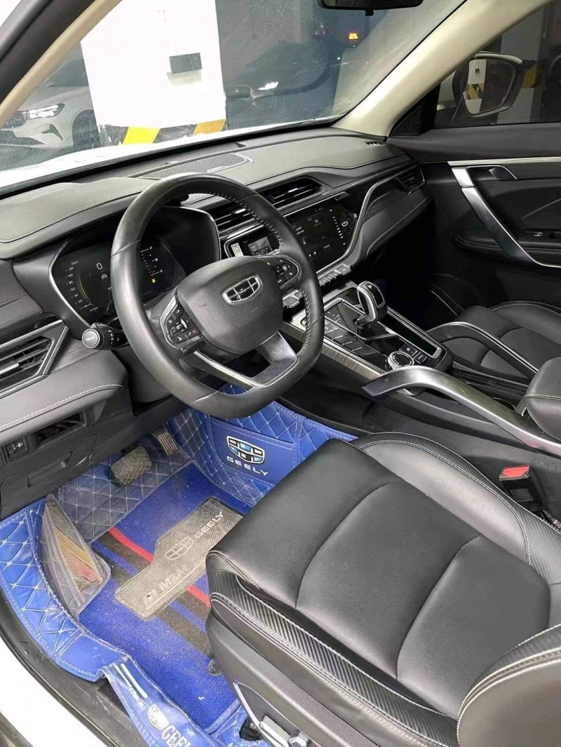 成都20年吉利博越5