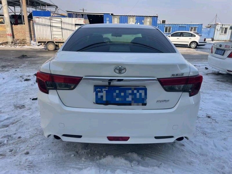 保定15年丰田锐志8