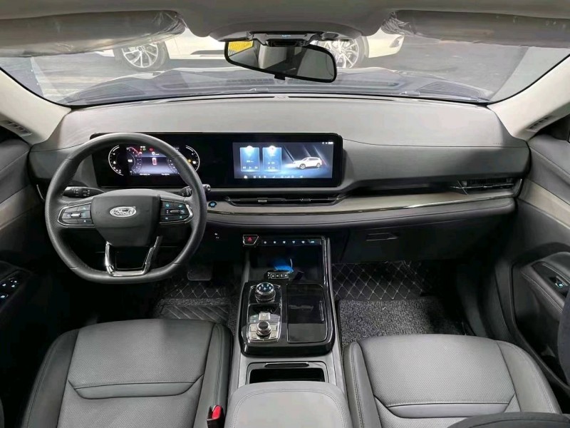 成都23年福特领睿8