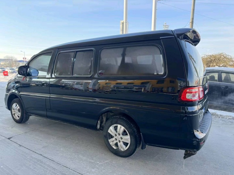 保定20年东风菱智5