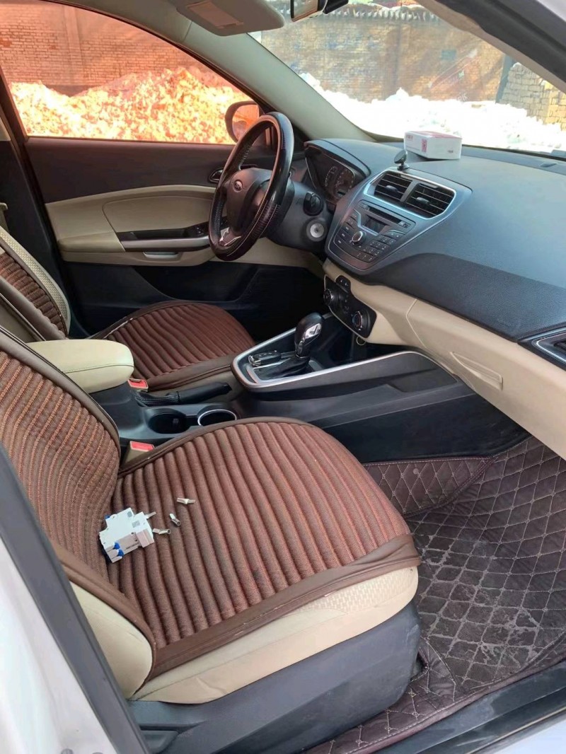 保定18年福特福克斯5